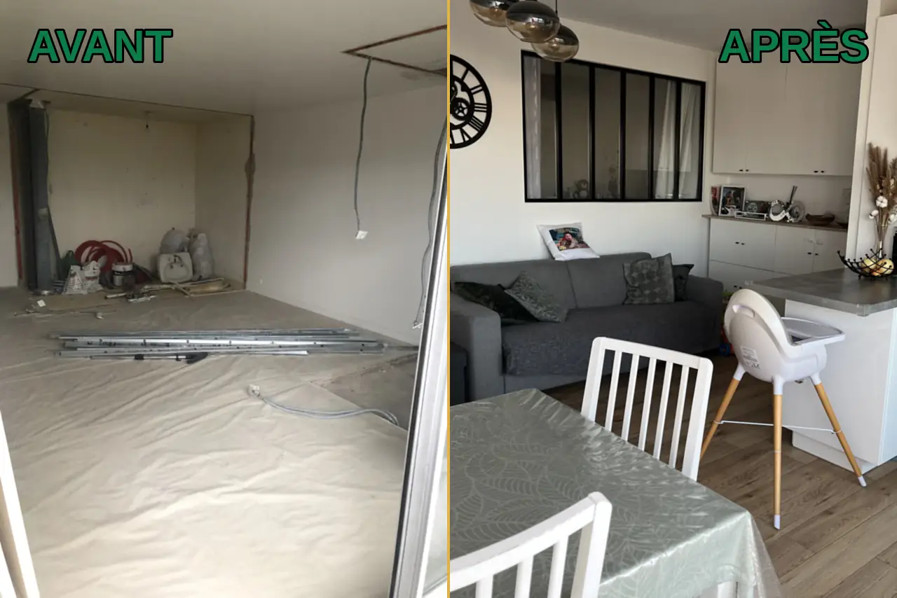 Salon avant et après rénovation : pièce vidée, sol protégé et cloison ouverte au ciseau, puis séjour meublé avec verrière d'atelier noire, cuisine ouverte derrière un bar et sol chêne clair