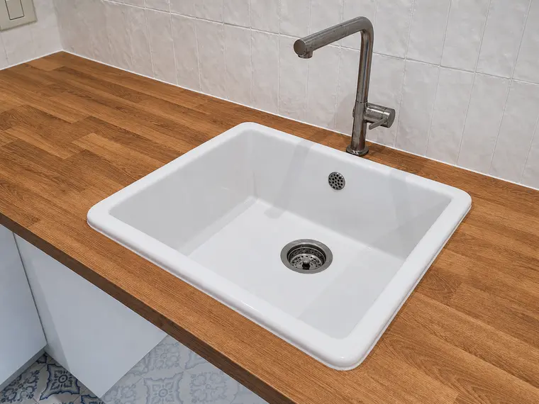 Plombier à Paris, réseaux et sanitaires